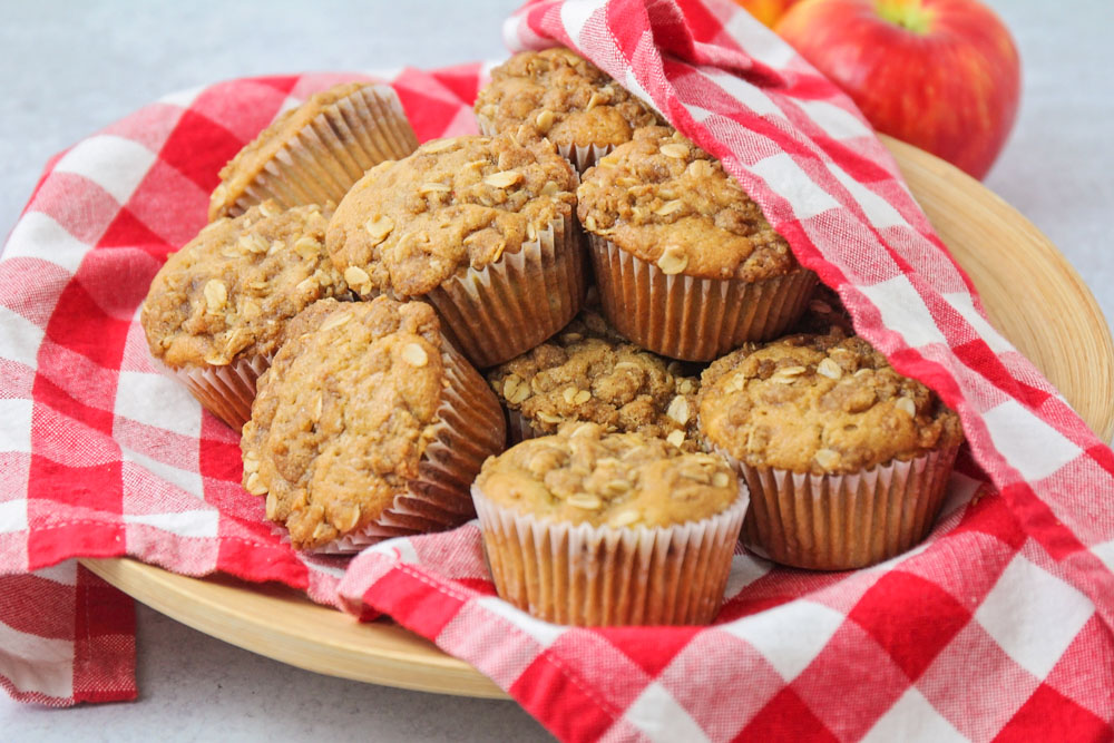 Apple oatmeal muffins