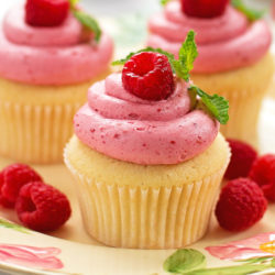 Homemade Raspberry Vanilla Bean Cupcakes | lifemadesimplebakes.com