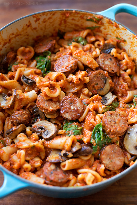 Sausage, Mushroom & Spinach Pasta with Red Pepper Sauce - Life Made Simple