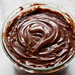 Vanilla Bean Sundaes with Chocolate Salted Caramel Sauce | lifemadesimplebakes.com