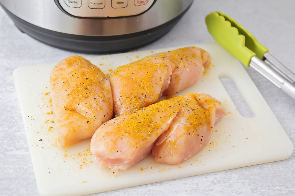 Seasoning chicken breasts before putting them in the instant pot