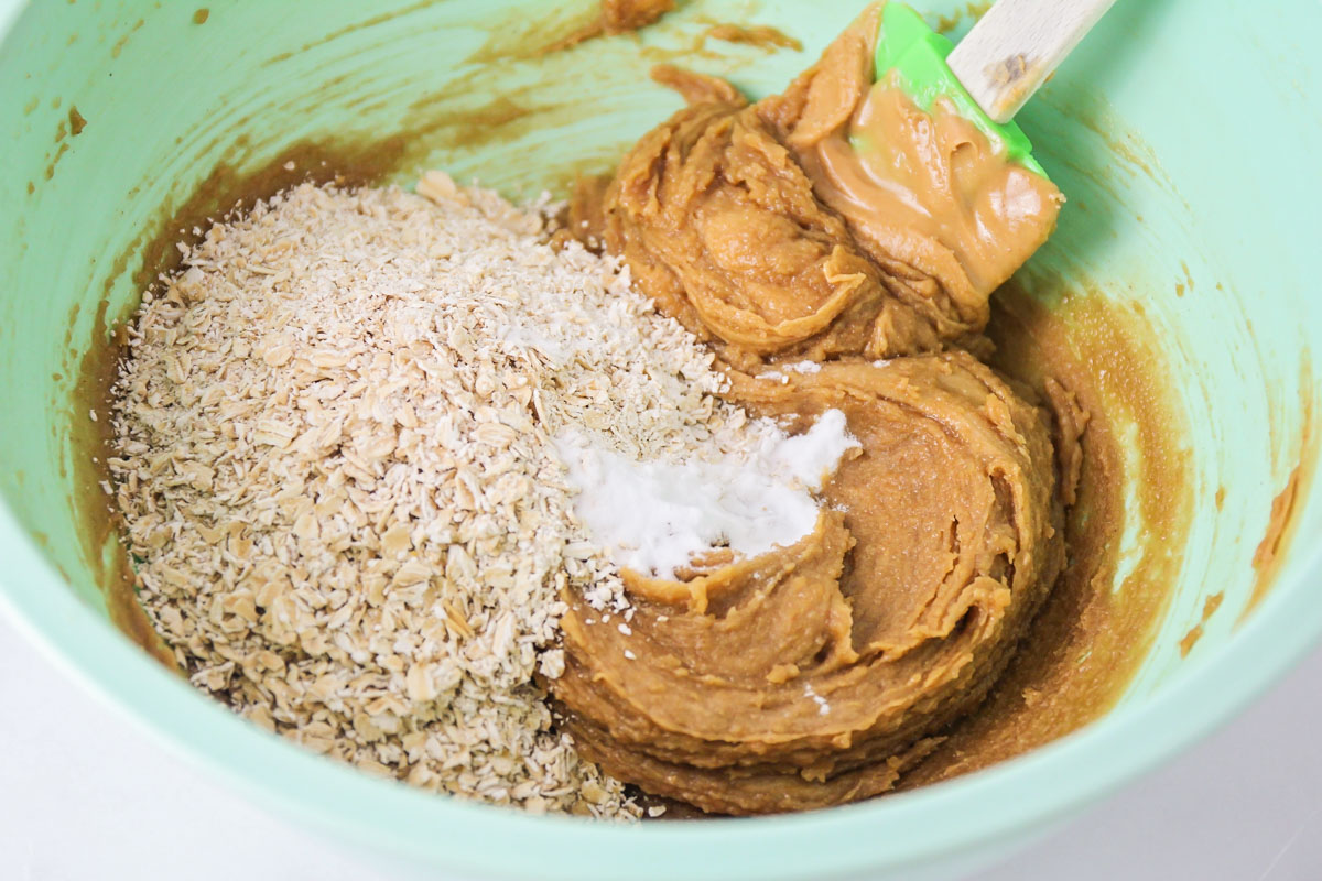 Ingredients for healthy peanut butter cookies.