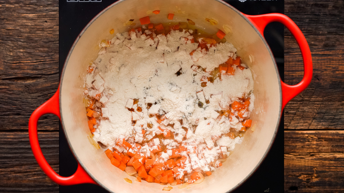 Flour added into the pot.